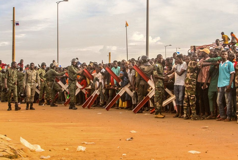 Pučisti u Nigeru protjeruju ambasadora Francuske