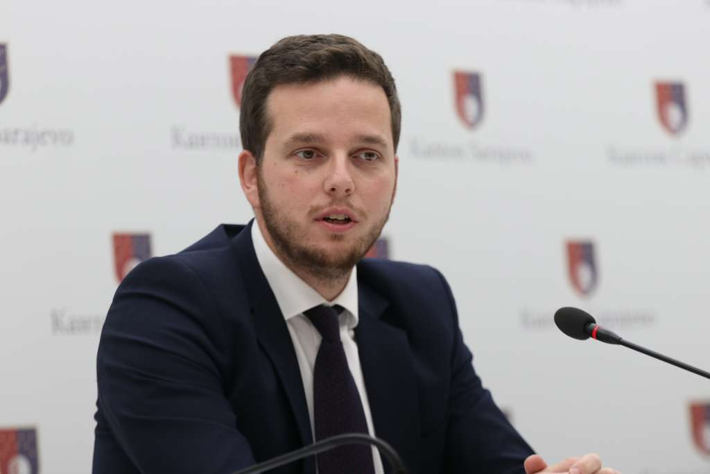 Isplaćuju se aprilske naknade korisnicima socijalne zaštite u KS