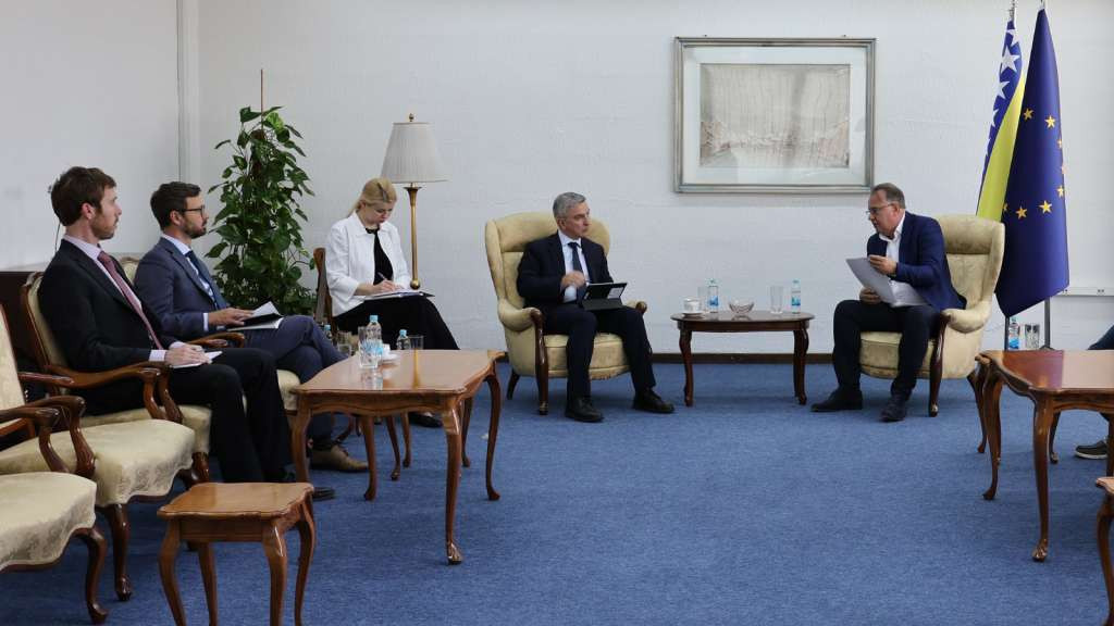 Premijer Nikšić razgovarao sa šefom Misije MMF-a u BiH Amaglobelijem o fiskalnim trendovima