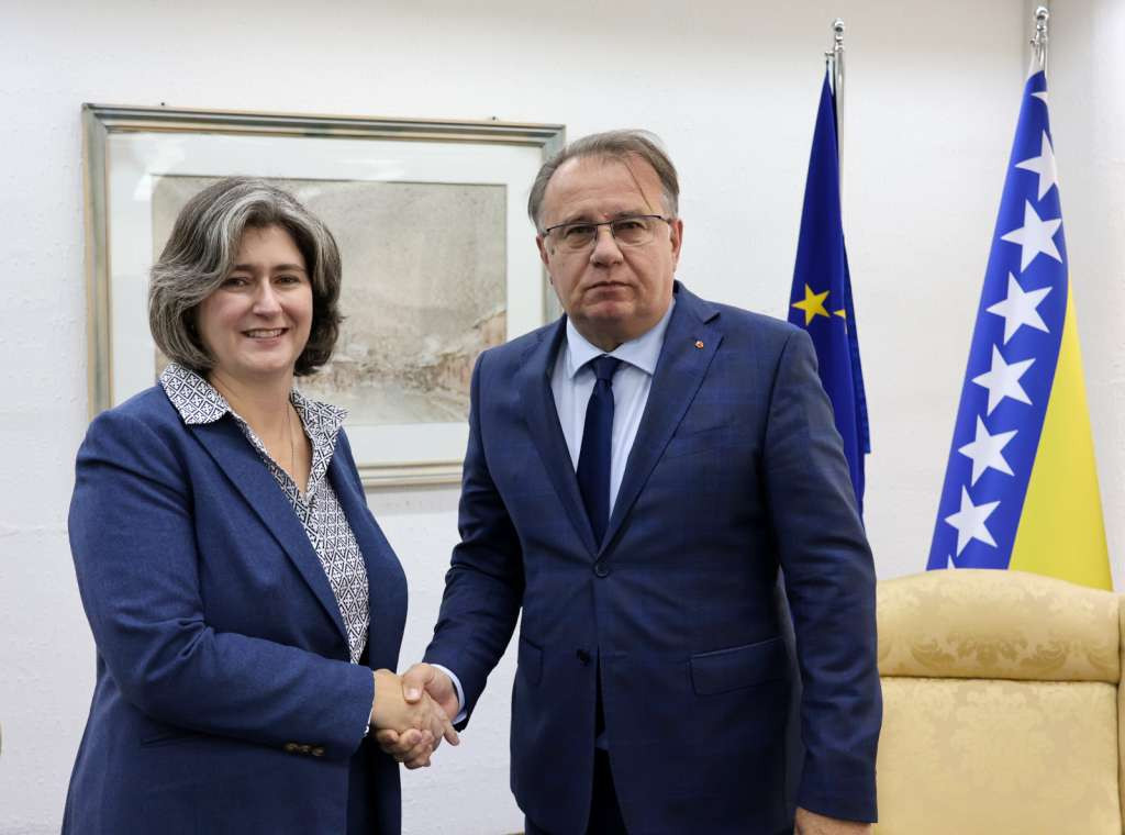 Nikšić s otpravnicom poslova Ambasade SAD: Nedvojbena podrška provedbi antikorupcijske legislative