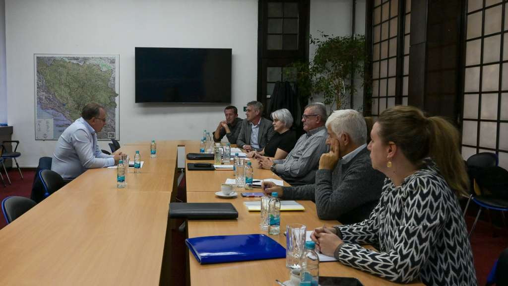 Premijer Nikšić održao sastanak s Upravom i NO Ginexa: Dogovorena satnica od 6,15 KM