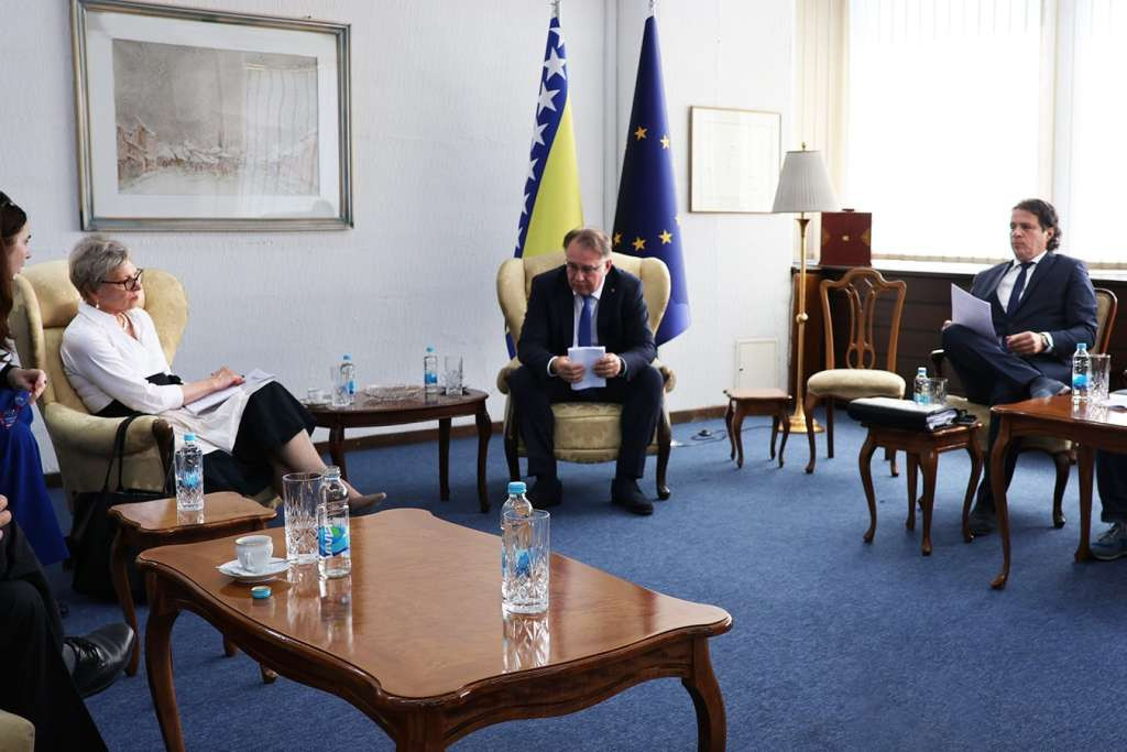 Nikšić i Kraljević sa direktoricom EBRD: Nastavak saradnje za jačanje ekonomije