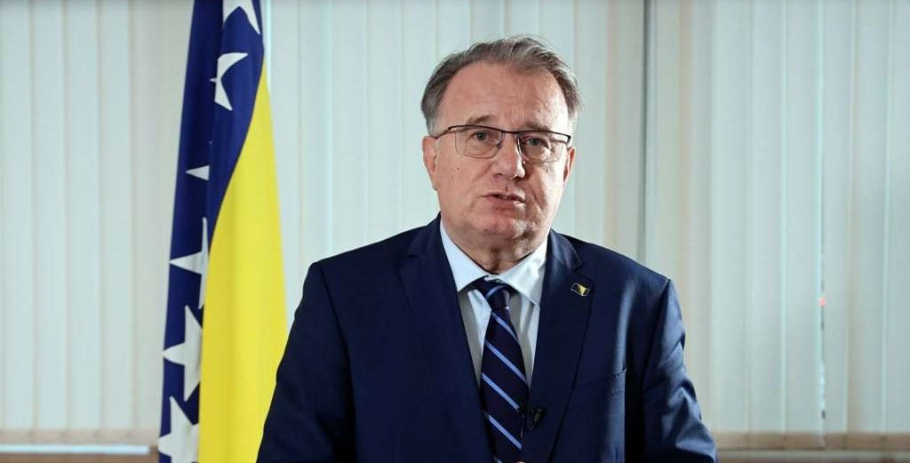 Nikšić: Ćamil Duraković neće ostati usamljen i prepušten bilo čijoj sujeti