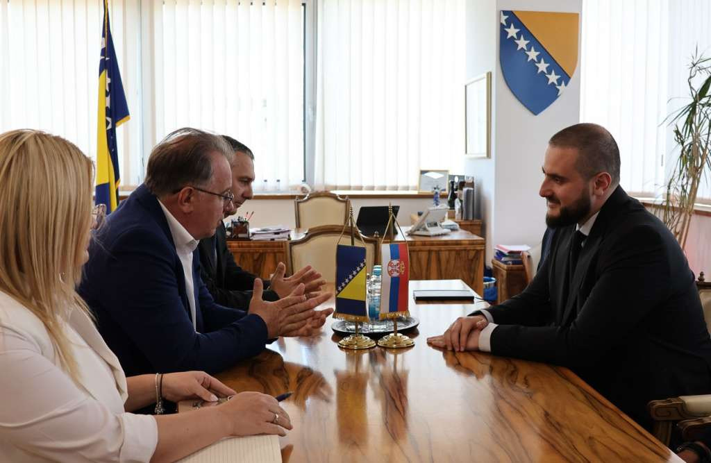 Premijer Nikšić razgovarao s ministrom u Vladi Srbije Zukorlićem