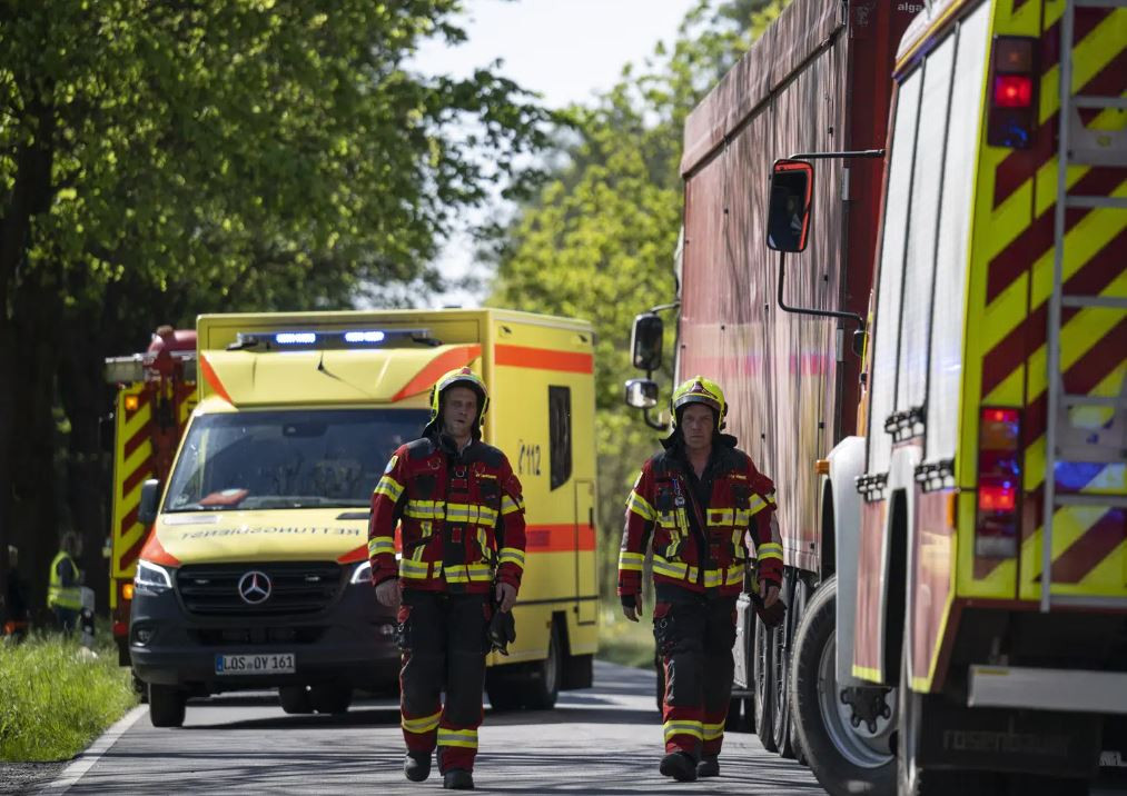 Njemačka: U sudaru autobusa i kamiona povrijeđene 52 osobe