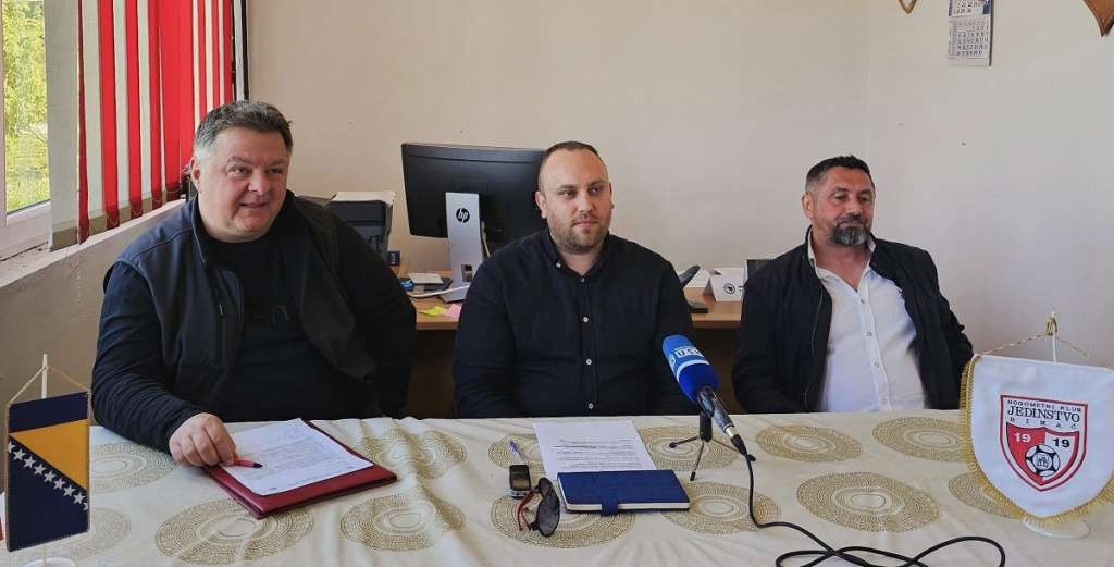 Deset kola bez poraza