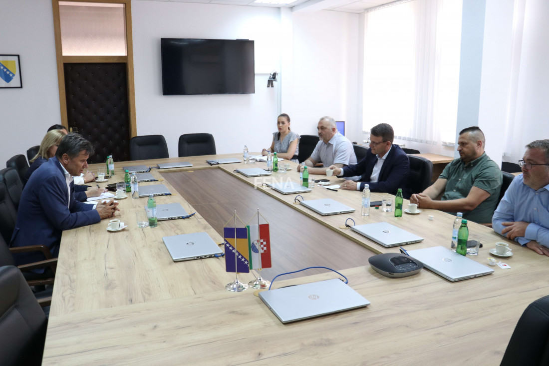 Proizvodnja hrane jedna od tema razgovora Novalića sa čelnicima Posavskog kantona