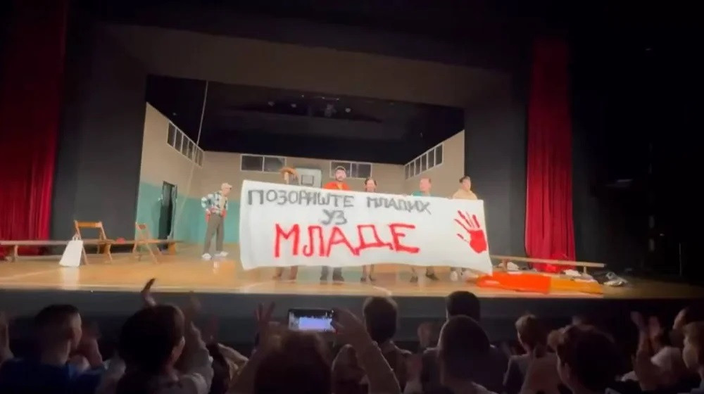 Novosadsko Pozorište mladih uz mlade