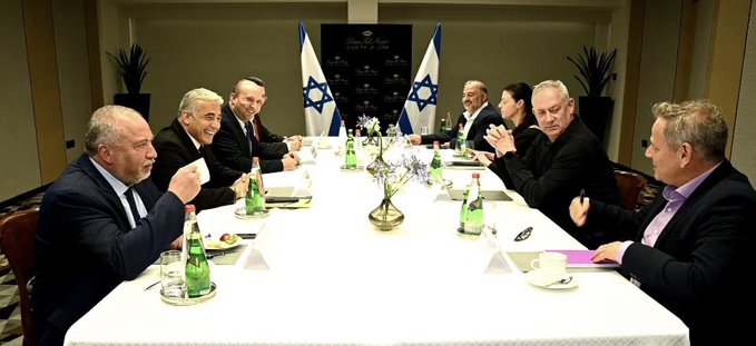 Potpisan koalicioni sporazum za novu vladu Izraela