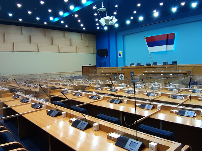 Oštre reakcije na posebnu sjednicu NSRS-a