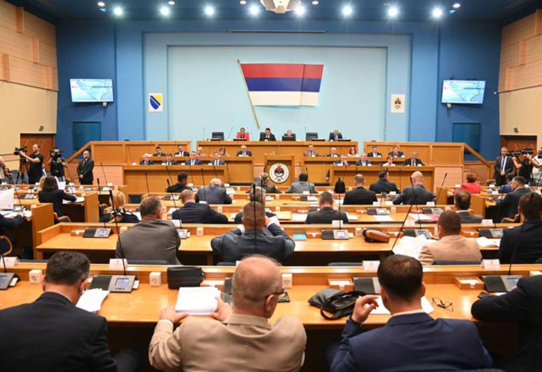 Šmit zaprijetio bonskim ovlastima – uprkos tome Deklaracija o zajedničkoj budućnosti srpskog naroda usvojena