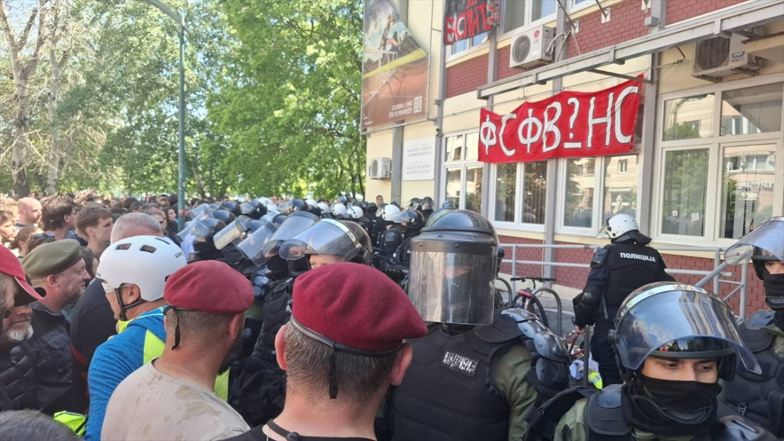 Policija intervenisala ispred blokiranog fakulteta u Novom Sadu