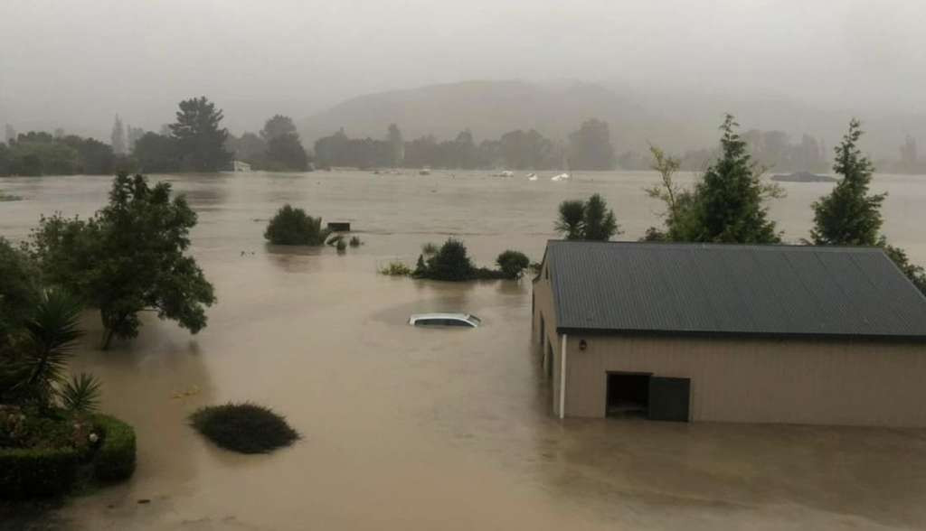 Stotine ljudi spašeno s krovova dok se Novi Zeland bori s posljedicama ciklona