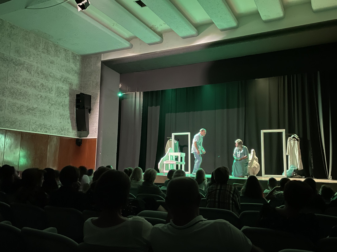 Hrvatsko amatersko kazalište Travnik oduševilo publiku predstavom “Oblaci”