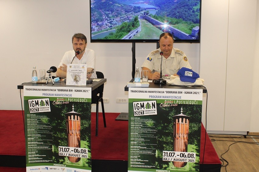 Do 6. augusta u Centru za kulturu Mostar otvorena izložba “Domovina u srcu”