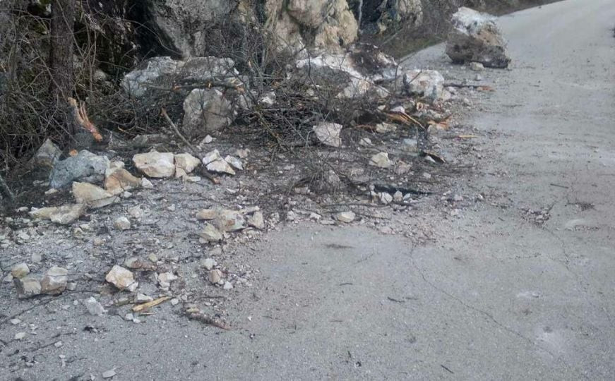 Učestali odroni na kolovoz