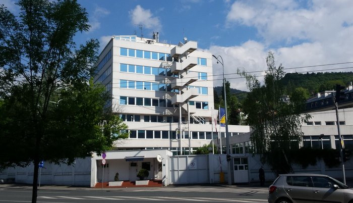 Mit je da državna imovina pripada isključivo državi, kao i da pripada isključivo entitetima