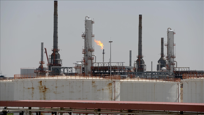 Zemlje članice IEA dogovorile oslobađanje rekordnih 400 miliona barela nafte iz svojih strateških rezervi