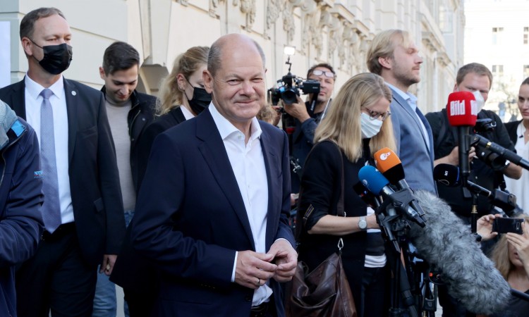 Scholz podržava obaveznu vakcinaciju do kraja februara u Njemačkoj