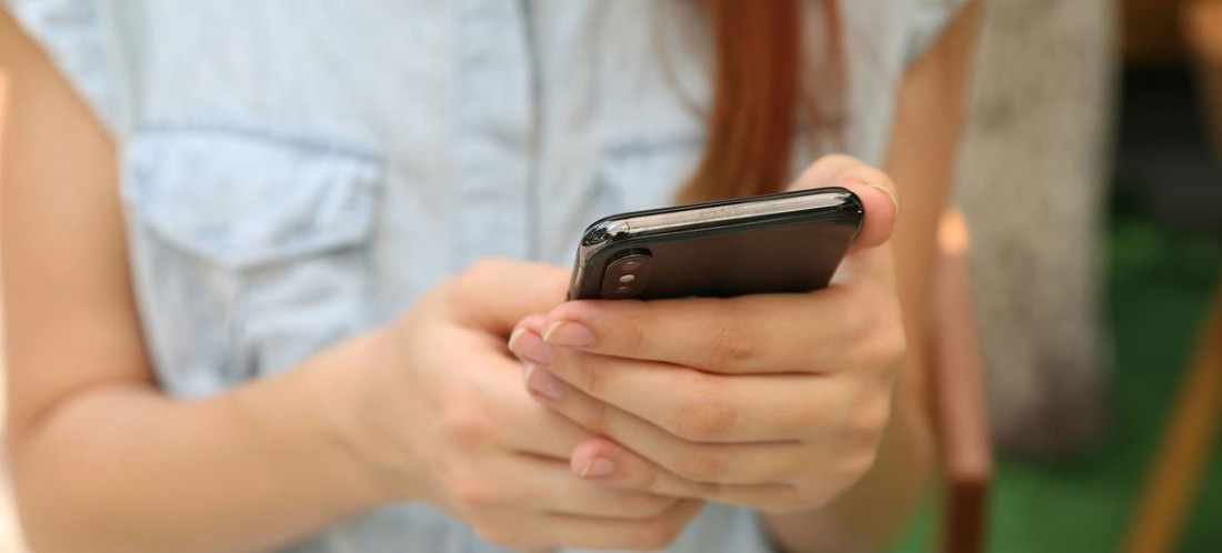 UN upozorava na rast nasilja nad ženama povezanog s online zlostavljanjem