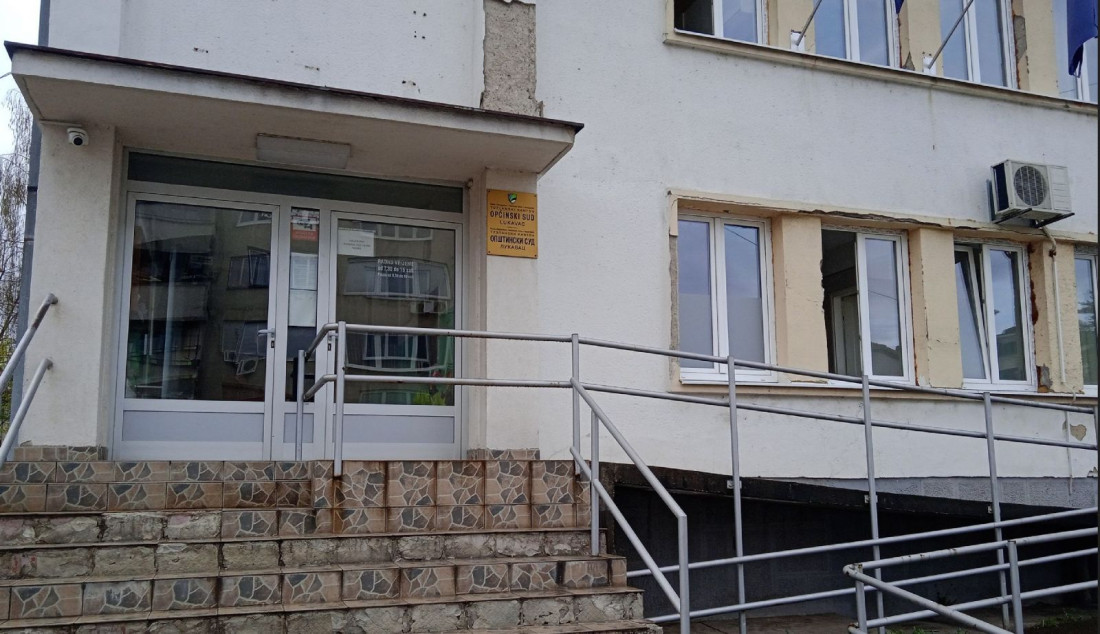 Jednomjesečni pritvor ocu dječaka koji je pucao na nastavnika