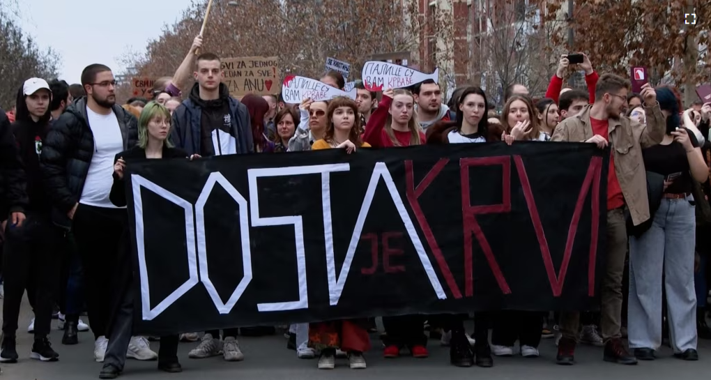 Mjesec dana pritvora četvorici aktivista SNS koji su prebili studente