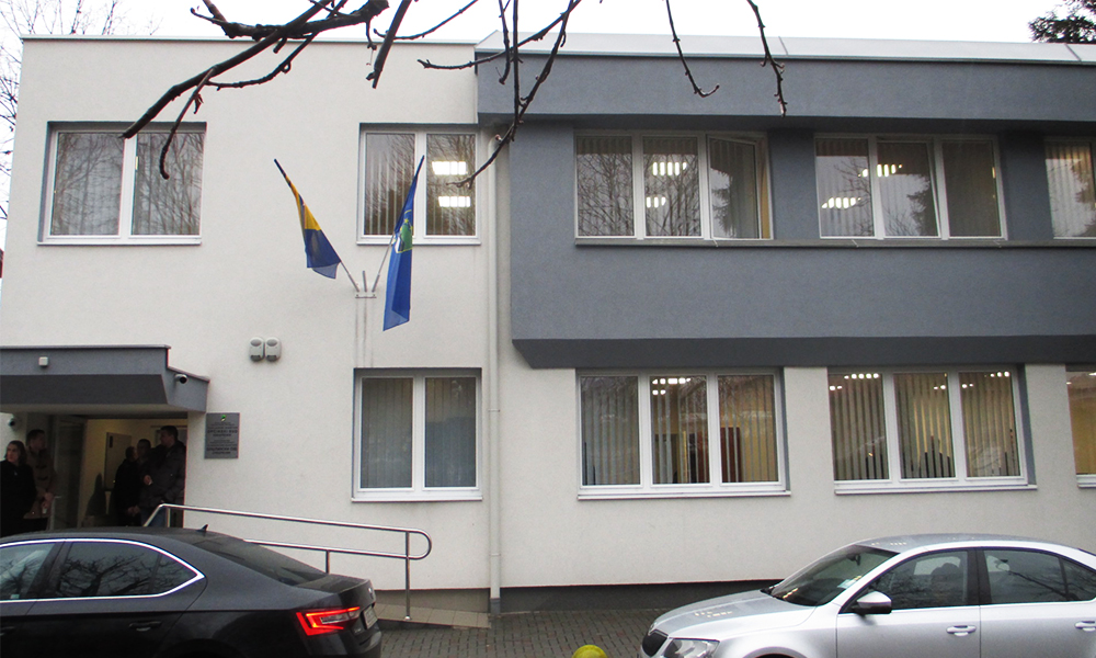 Migrant provalio u prostorije Općinskog suda u Srebreniku