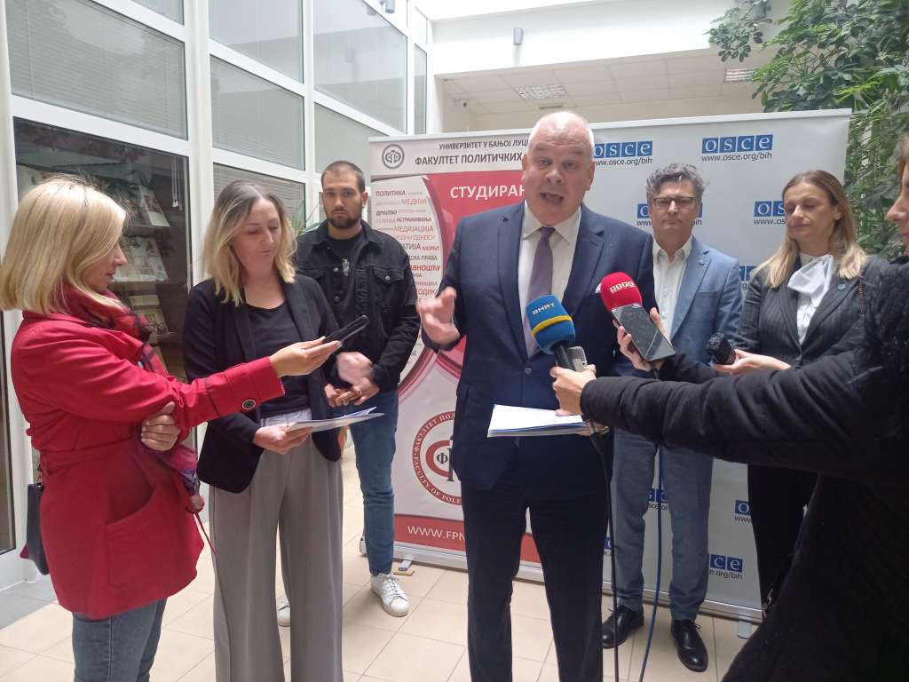 Ambasador Aggeler u Banjoj Luci: Želimo da pomognemo da se smanje političke tenzije u BiH