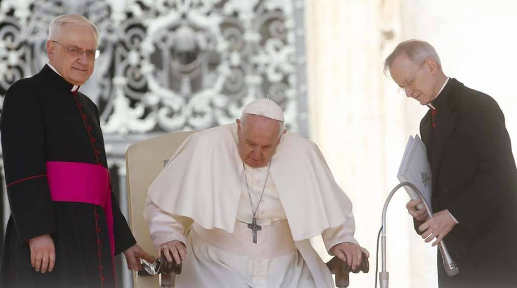 Papa Franjo obnovio poziv za hitni prekid vatre na Bliskom istoku