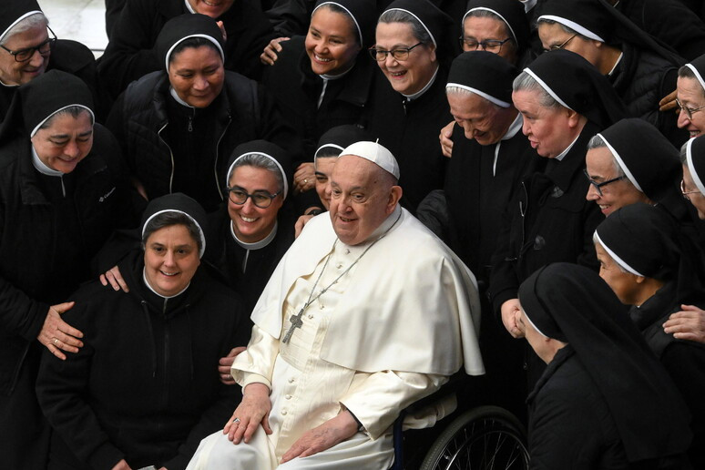 Papa Franjo bi bio dočekan u Iranu "raširenih ruku"