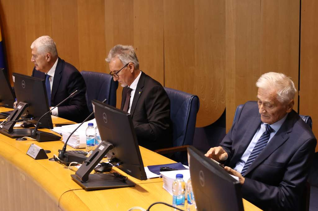 Nastavak sjednice Doma naroda 3. novembra: Smjene SNSD kadrova na dnevnom redu