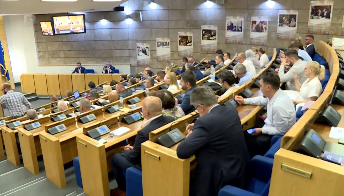 Kupovina vremena ili primjer nesuglasja: Povučen Zakon o rudarstvu nakon dodatnih amandmana partnera iz vlasti