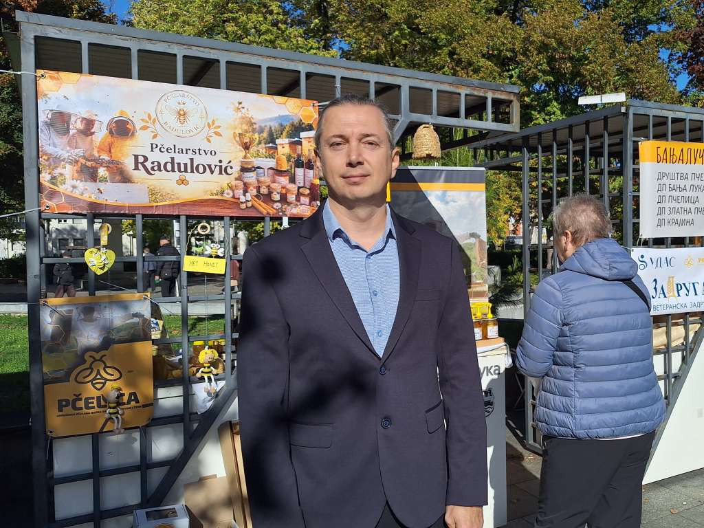 Marjanović: Suša ugrozila pčele, zimi bismo mogli izgubiti 25 odsto pčelinjih društava