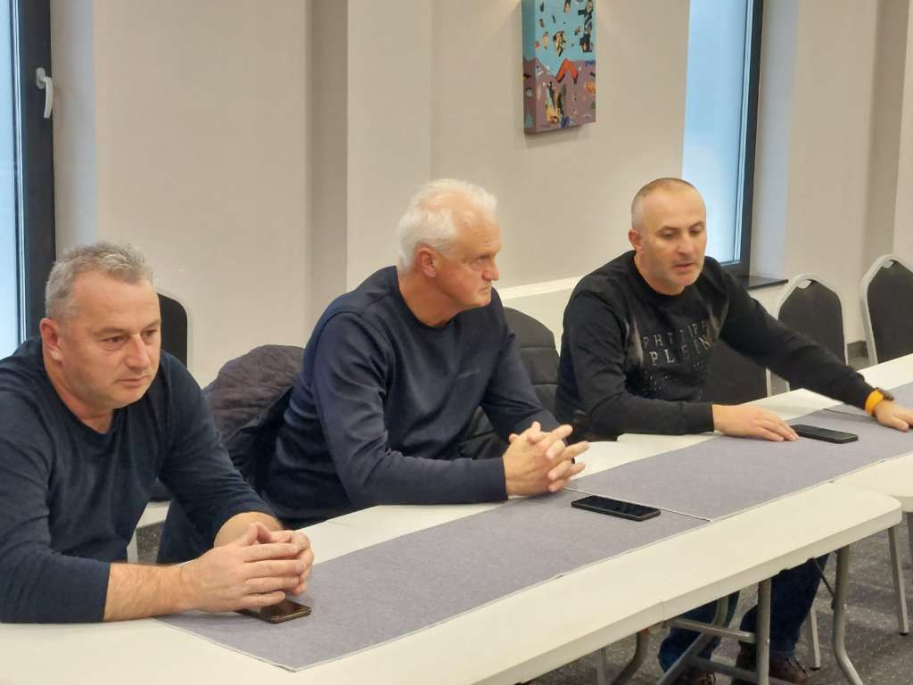 Pedagozi tjelesnog odgoja USK zahtijevaju isplatu naknada i hitno očitovanje Vlade