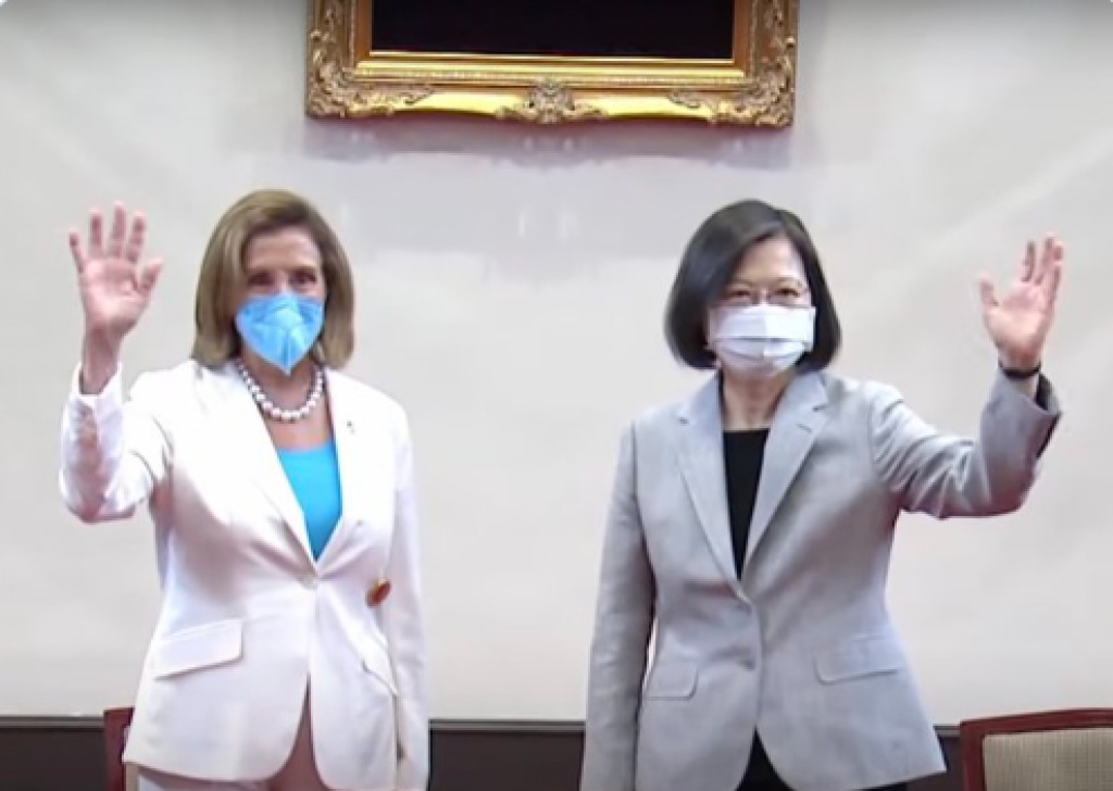 Pelosi napustila Tajvan s porukom da je svijet između demokratije i autokratije