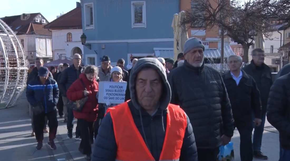 Protesti penzionera i socijalno ugroženih građana u Tuzli