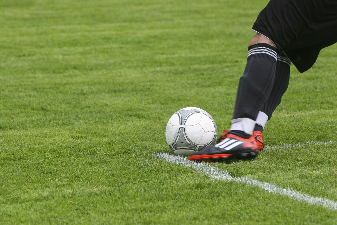 Derbi na Bilinom polju, Željezničar gostuje Radniku, Zrinjski kod Sloge