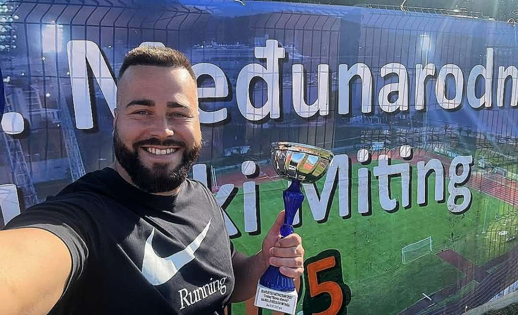 Pezer ponovno pobijedio na mitingu u crnogorskom Baru