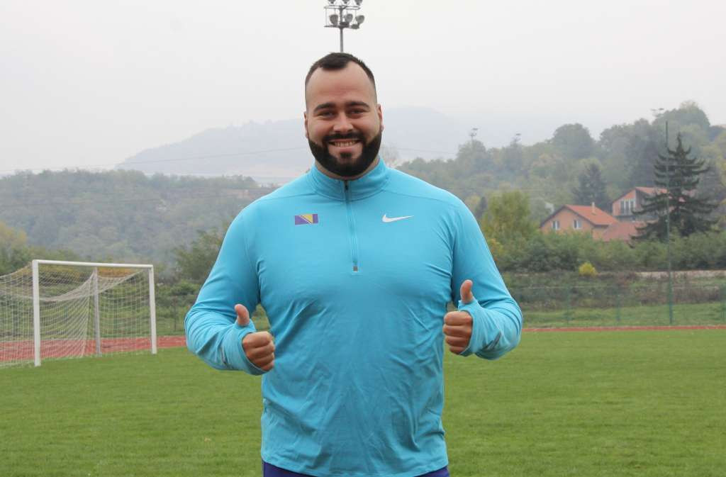 Pezer dva puta rušio lični i bh. dvoranski rekord, sada iznosi 21,42 m