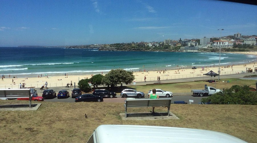 Deset osoba poginulo nakon pucnjave na Bondi Beachu
