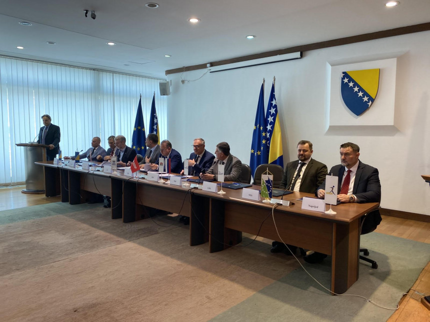 Predstavnici 10 parlamentarnih stranaka iz RS-a i Federacije potpisali Platformu za mir i evropski put BiH