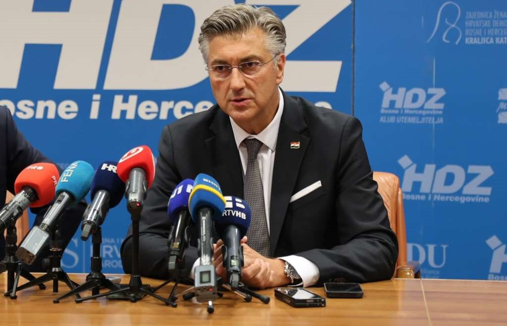 Plenković: Mađarska napada Janaf dok plaća nižu cijenu ruske nafte