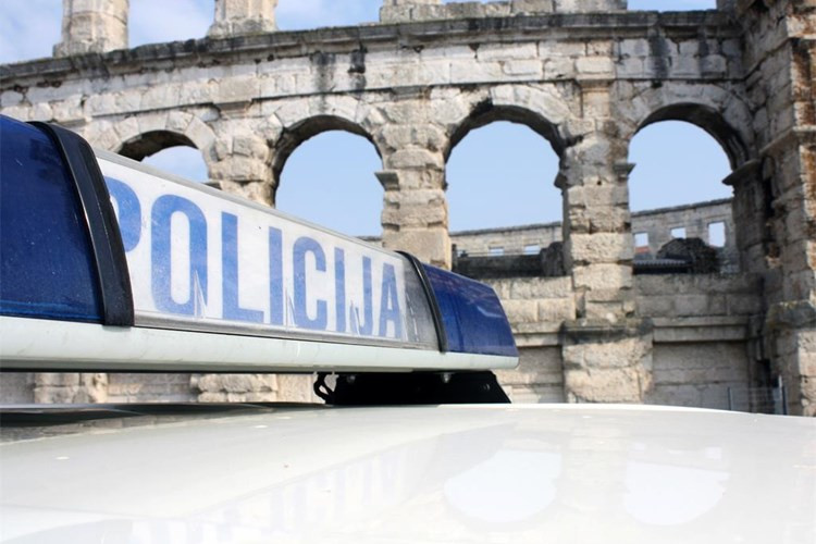 U Istri otkriveno tijelo žene, tragovi ukazuju na nasilnu smrt