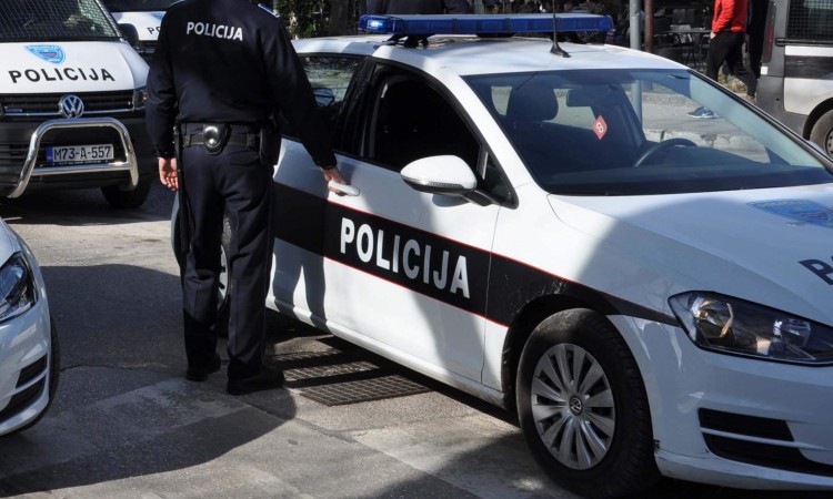 Mercedes udario djevojčicu, prebačena na UKC Tuzla