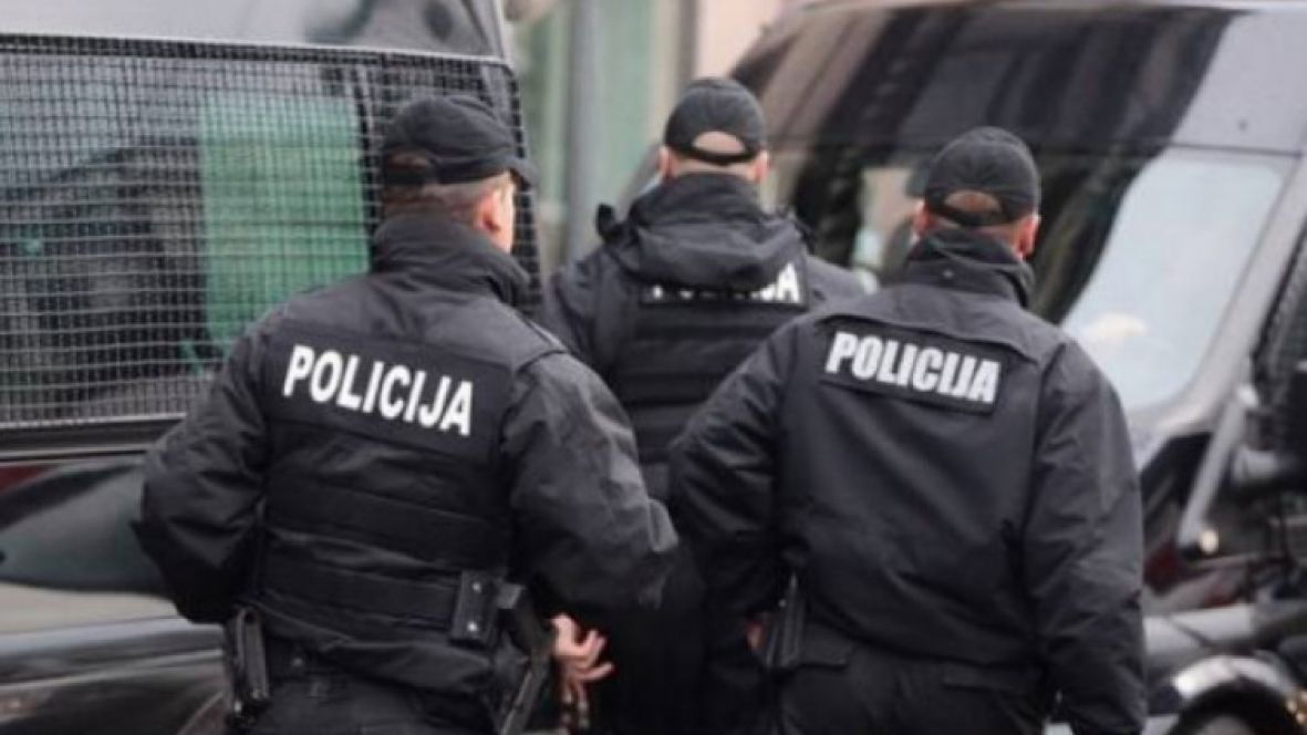 Jedna osoba povrijeđena na Ilidži nakon pada sa balkona, pronađeni narkotici