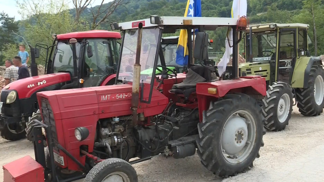 Poljoprivrednicima zabranjen dolazak pred Vladu KS-a - oni poručili da ne odustaju