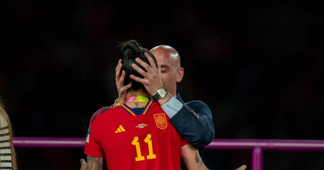 Podnesena tužba protiv predsjednika FS Španije zbog poljupca nakon finala Mundijala za žene