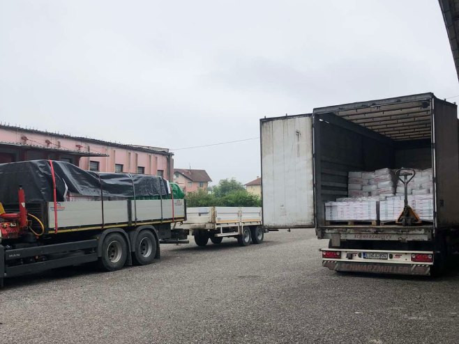 Iz Teslića krenula pomoć ugroženima u Unsko-sanskom kantonu