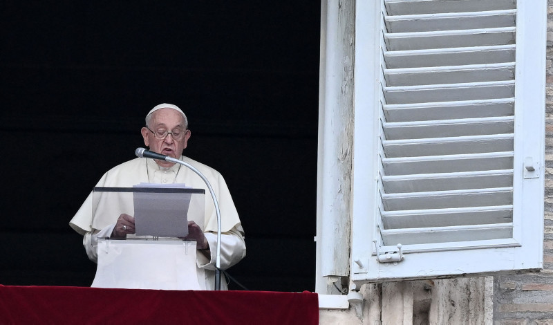 Papa Franjo 'ljutit i zgrožen' zbog spaljivanja Kur'ana u Stockholmu