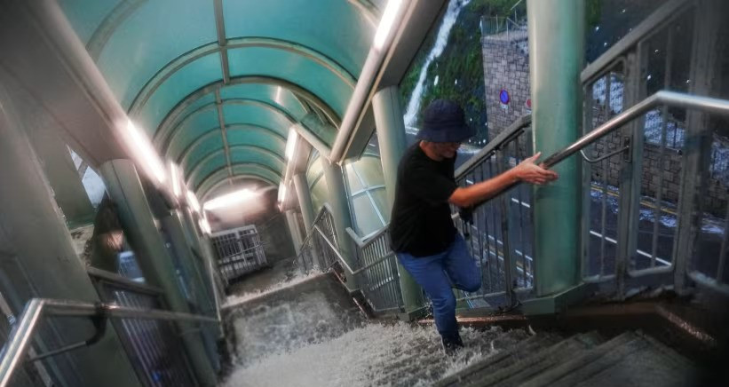 Obilne kiše izazvale bujične poplave u Hong Kongu